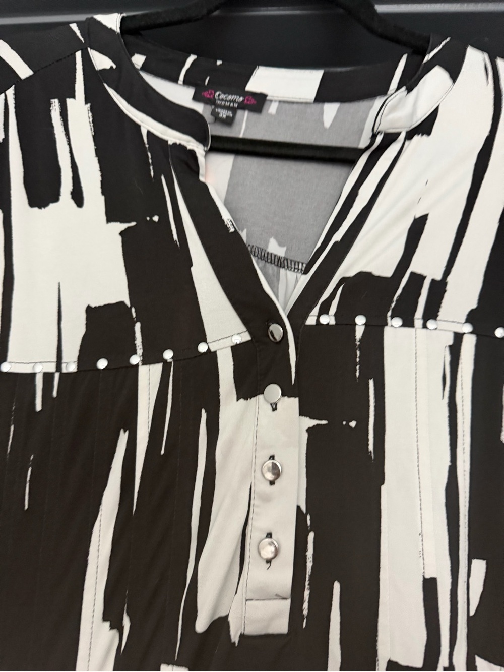 Cocomo Black & White Abstract Blouse - Picture 2 of 3